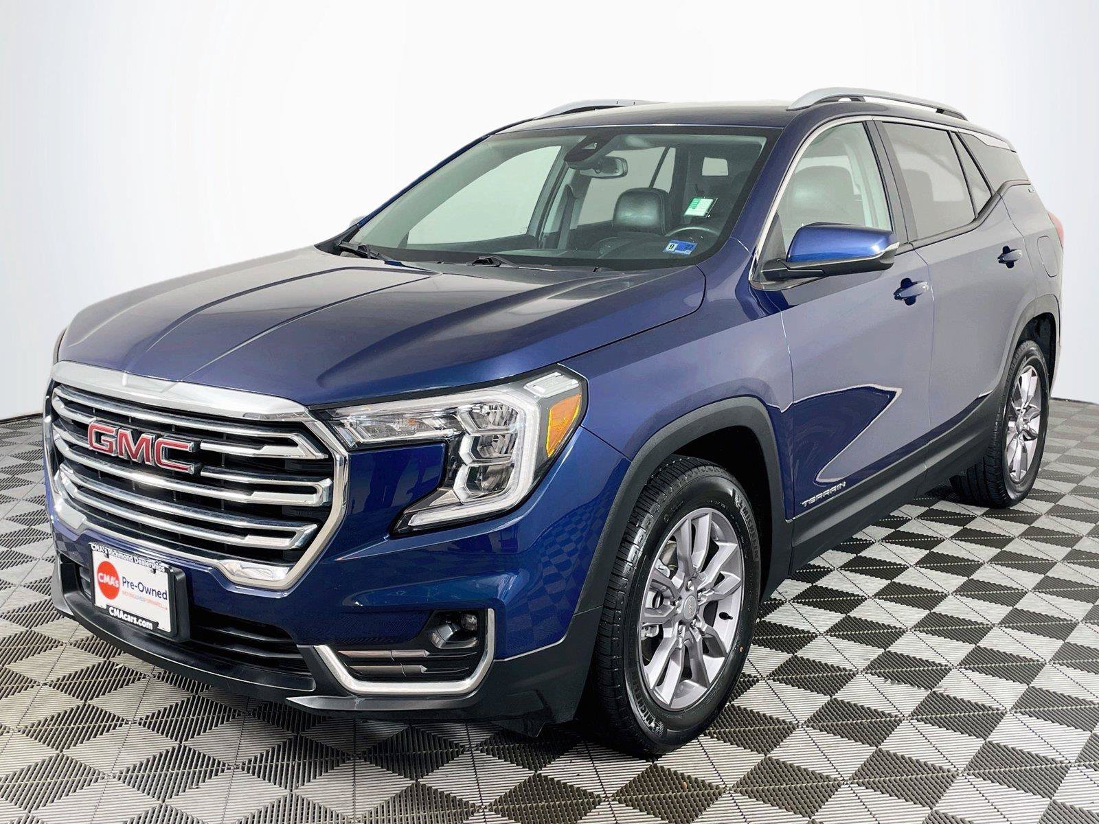 Used 2023 GMC Terrain SLT AWD/4WD image 3