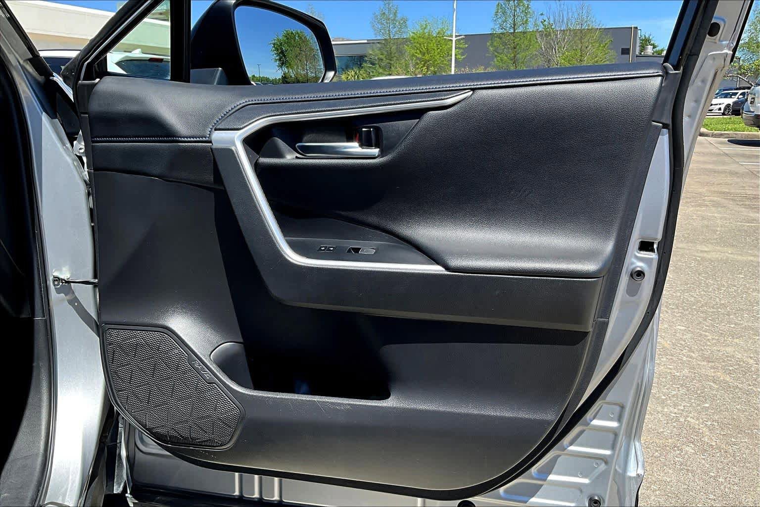 Used 2022 Toyota RAV4 XSE AWD/4WD image 21