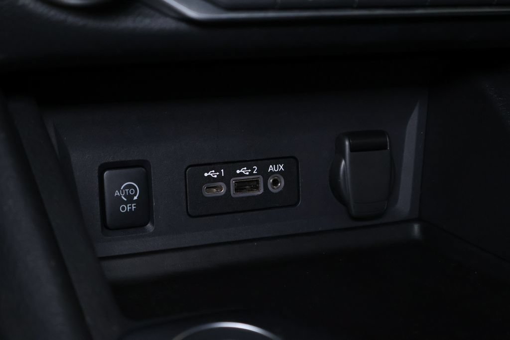 Used 2025 Nissan Sentra SV FWD image 29