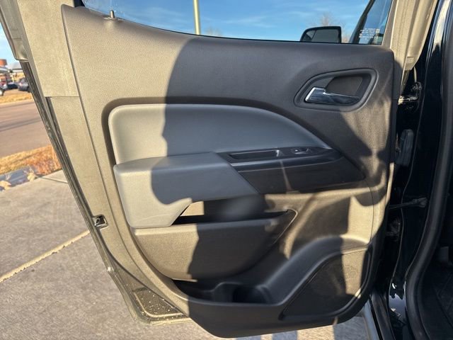 Used 2021 Chevrolet Colorado Z71 w/ Z71 Midnight Edition image 17