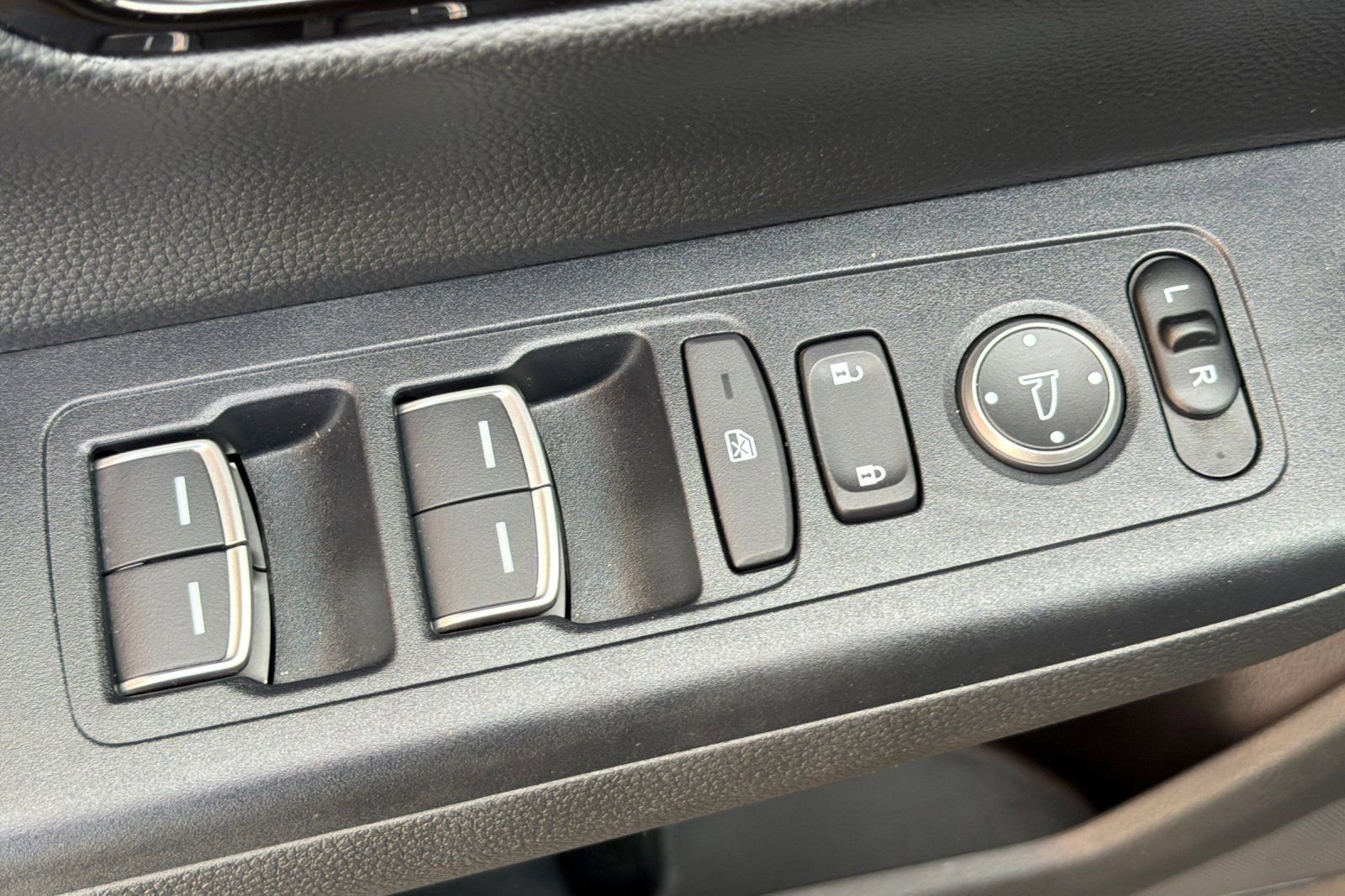 Used 2024 Honda CR-V EX-L image 14