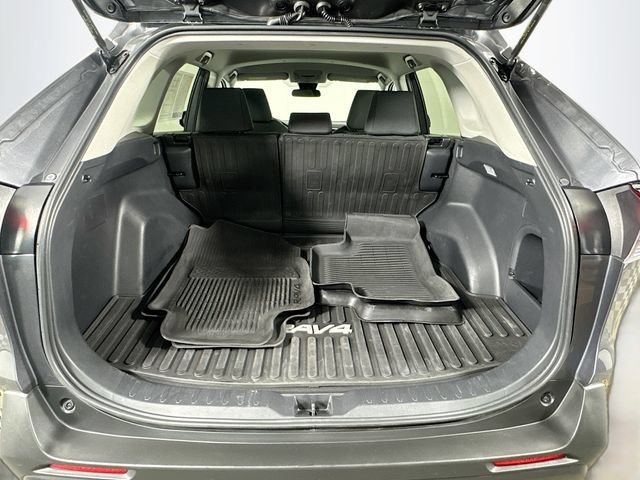 Used 2021 Toyota RAV4 LE AWD/4WD image 27