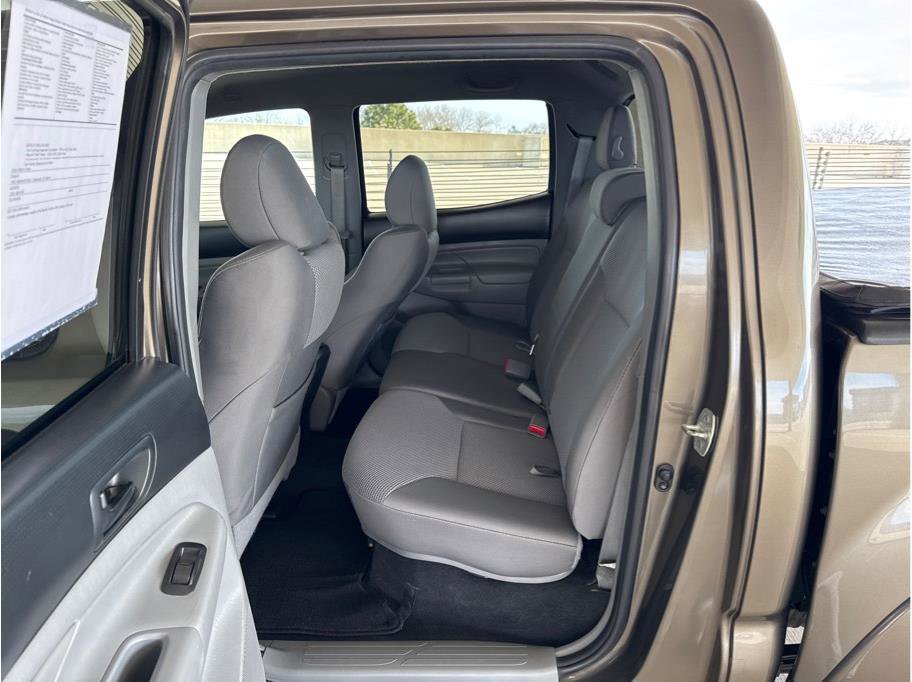Used 2013 Toyota Tacoma 4x4 Double Cab w/ TRD Sport Pkg image 11