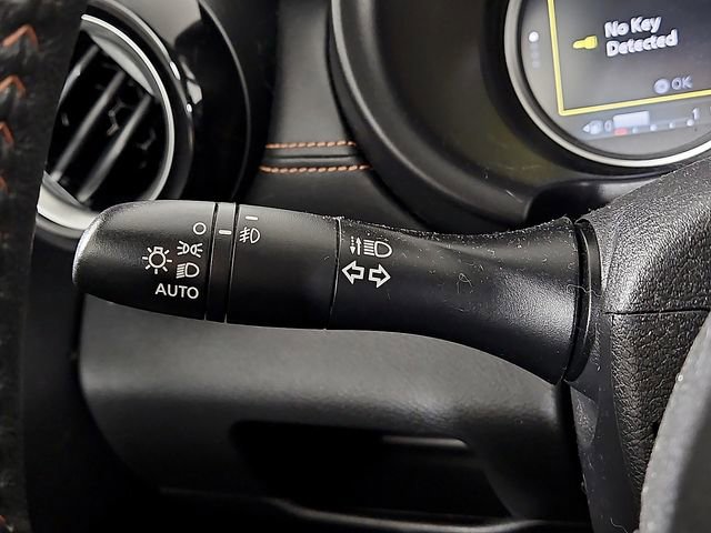 Used 2020 Nissan Kicks SR w/ SR Premium Package FWD image 24