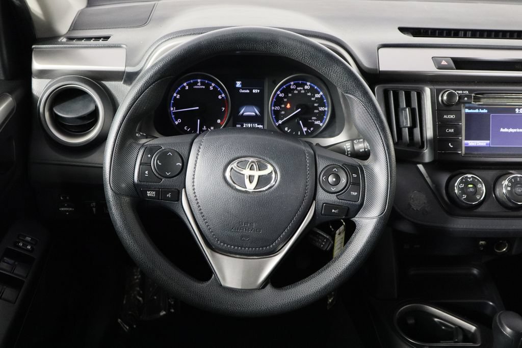 Used 2017 Toyota RAV4 LE FWD image 7