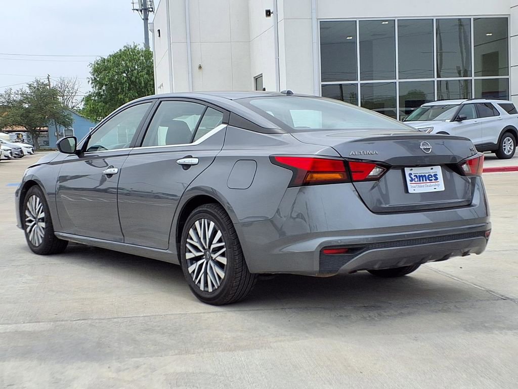 Used 2024 Nissan Altima 2.5 SV FWD image 6