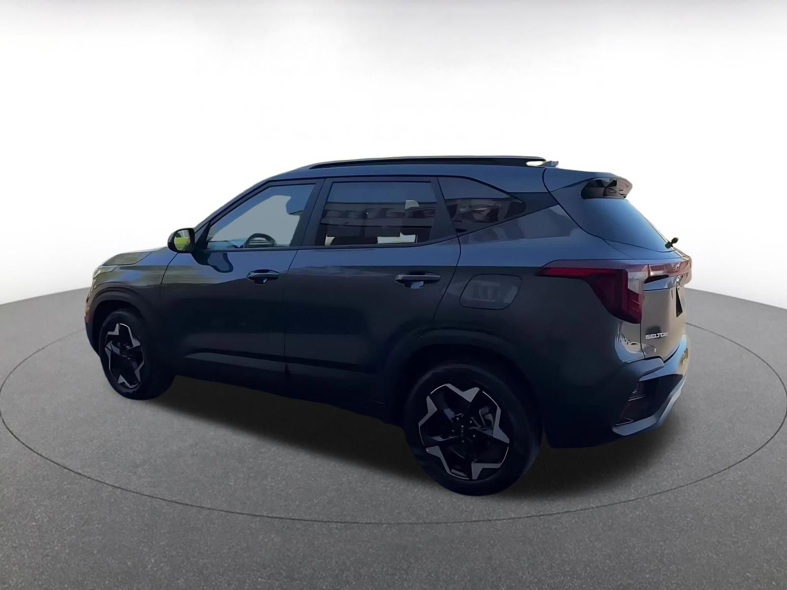 Used 2025 Kia Seltos S FWD image 10