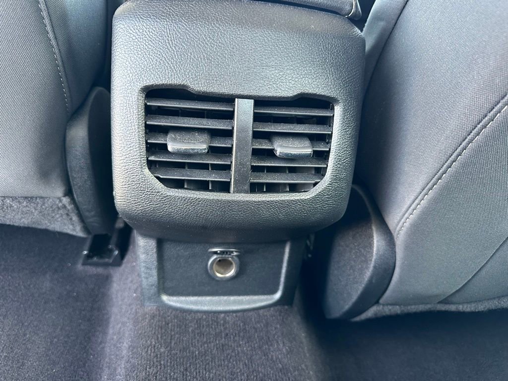 Used 2020 Ford Fusion SE image 26