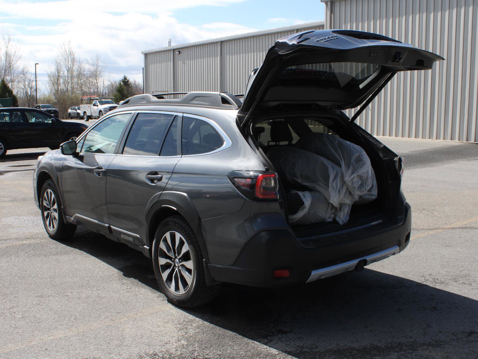 Used 2023 Subaru Outback Limited image 7