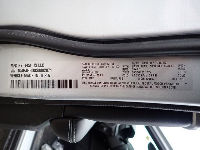 New 2025 Jeep Grand Cherokee Limited w/ Black Appearance Package image 17