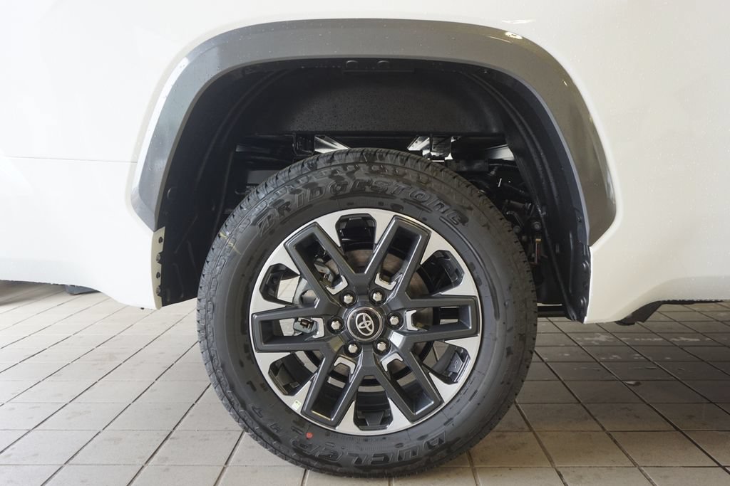 New 2026 Toyota Tundra Limited AWD/4WD image 33