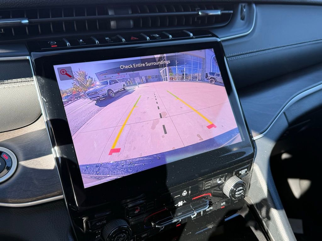 New 2025 Jeep Grand Cherokee L Limited w/ Black Appearance Package image 20