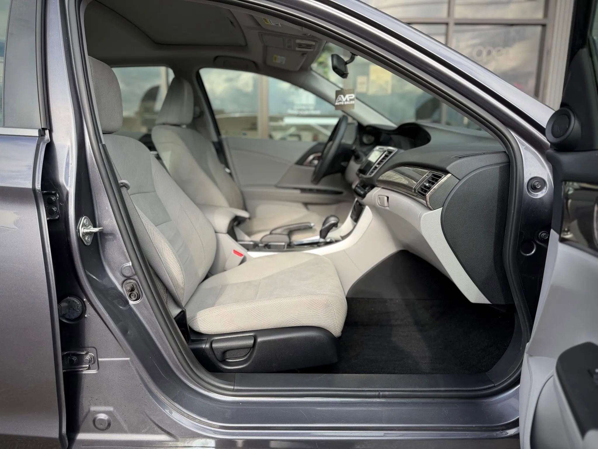 Used 2017 Honda Accord EX image 19