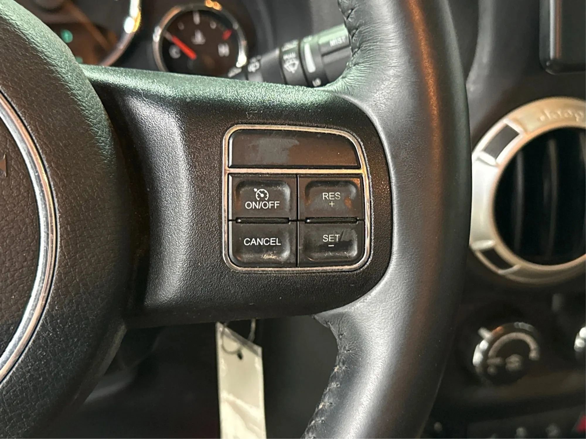 Used 2016 Jeep Wrangler Unlimited Rubicon w/ Connectivity Group AWD/4WD image 27