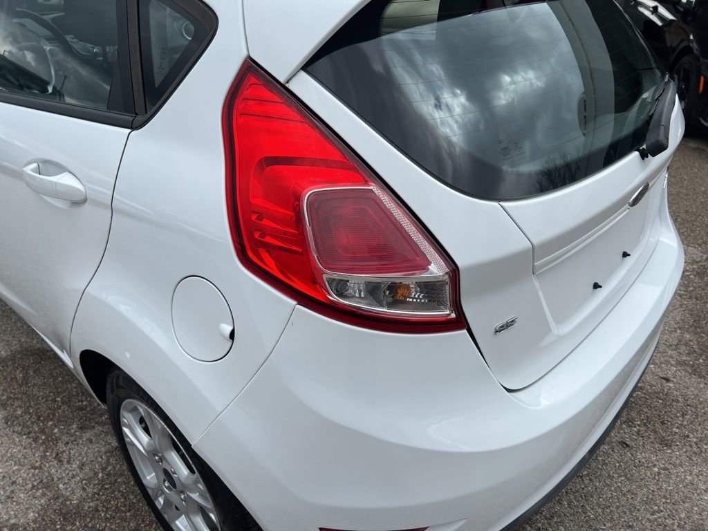 Used 2015 Ford Fiesta SE FWD image 32