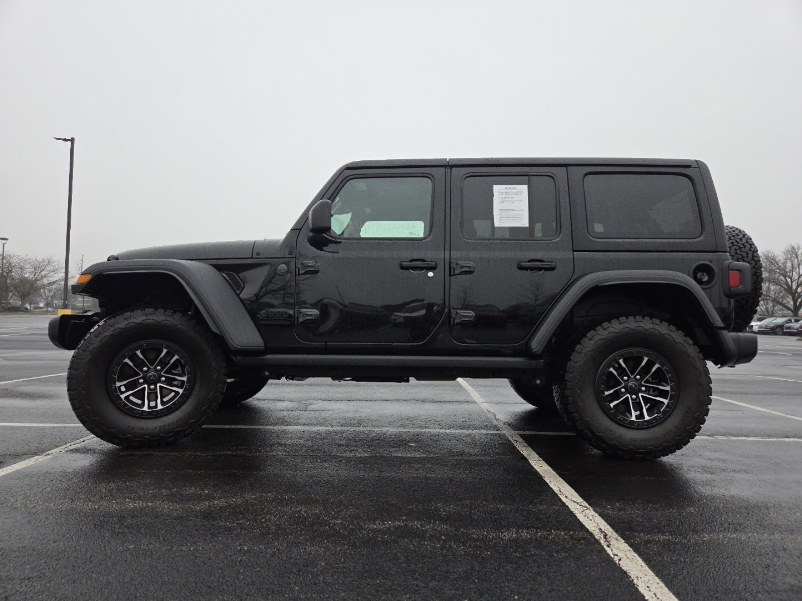 Used 2025 Jeep Wrangler Unlimited Sport image 13