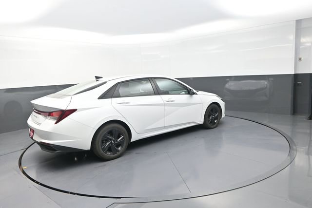 Used 2021 Hyundai Elantra SEL w/ Convenience Package FWD image 16