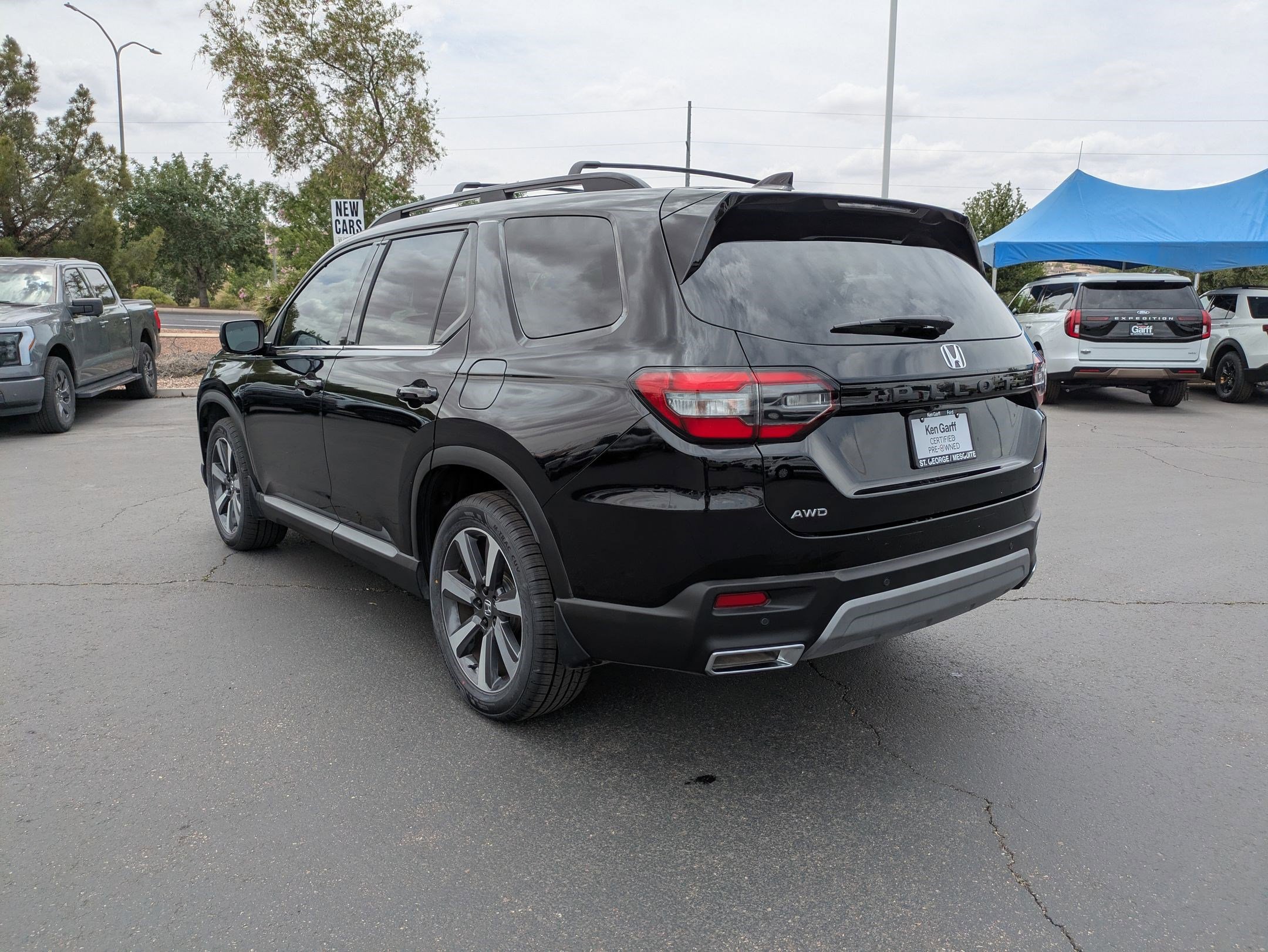 Used 2023 Honda Pilot Touring image 6