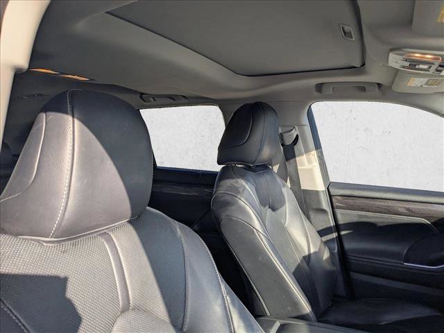 Used 2020 Toyota Highlander Limited image 21