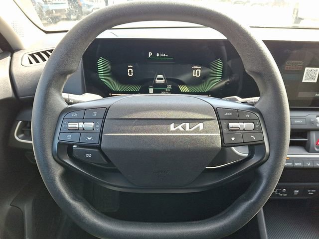 Used 2025 Kia K4 LXS image 19