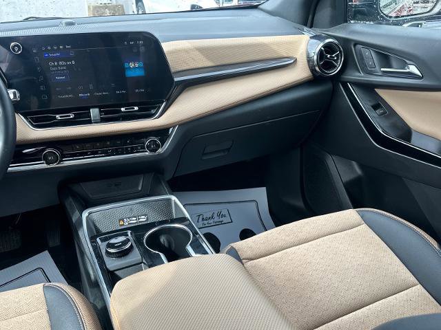 Used 2025 Chevrolet Equinox ACTIV w/ Safety and Technology Package image 9