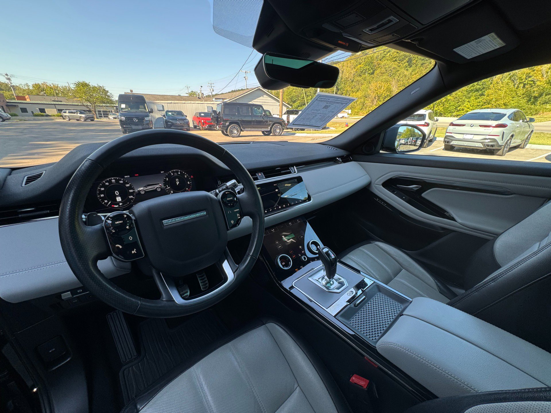 Used 2020 Land Rover Range Rover Evoque R-Dynamic SE image 10