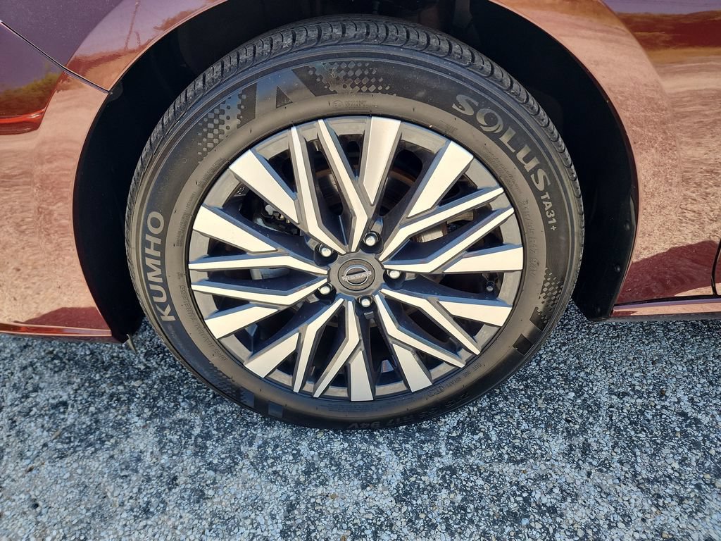 Used 2025 Nissan Altima 2.5 SV FWD image 10