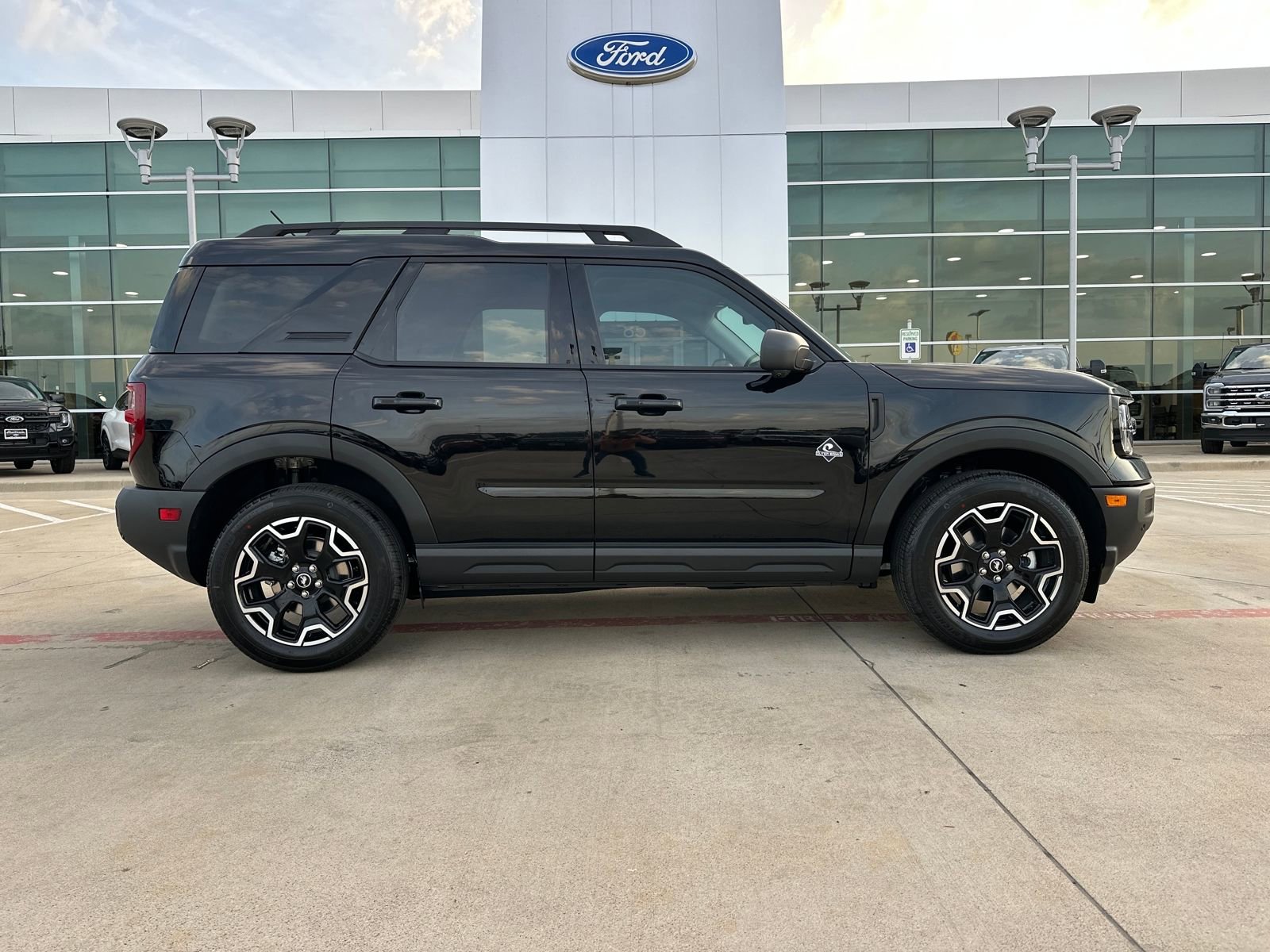 New 2025 Ford Bronco Sport Outer Banks w/ Outer Banks Tech Package+ AWD/4WD image 6