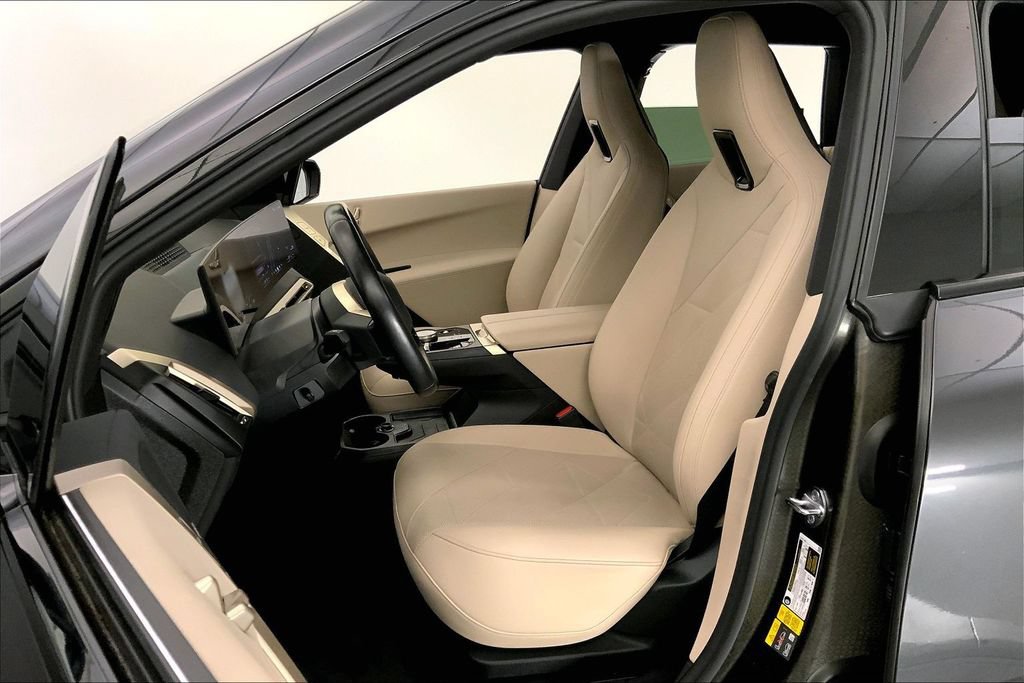Used 2024 BMW iX xDrive50 AWD/4WD image 12