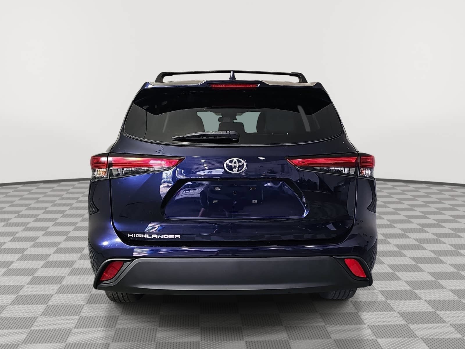 Used 2021 Toyota Highlander L FWD image 7
