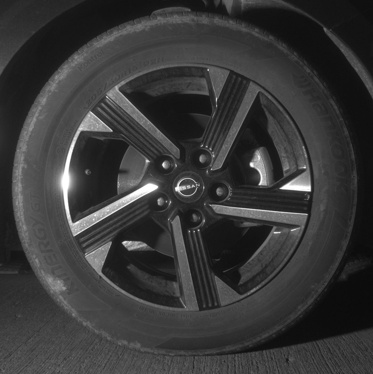 Used 2025 Nissan Sentra SV image 13