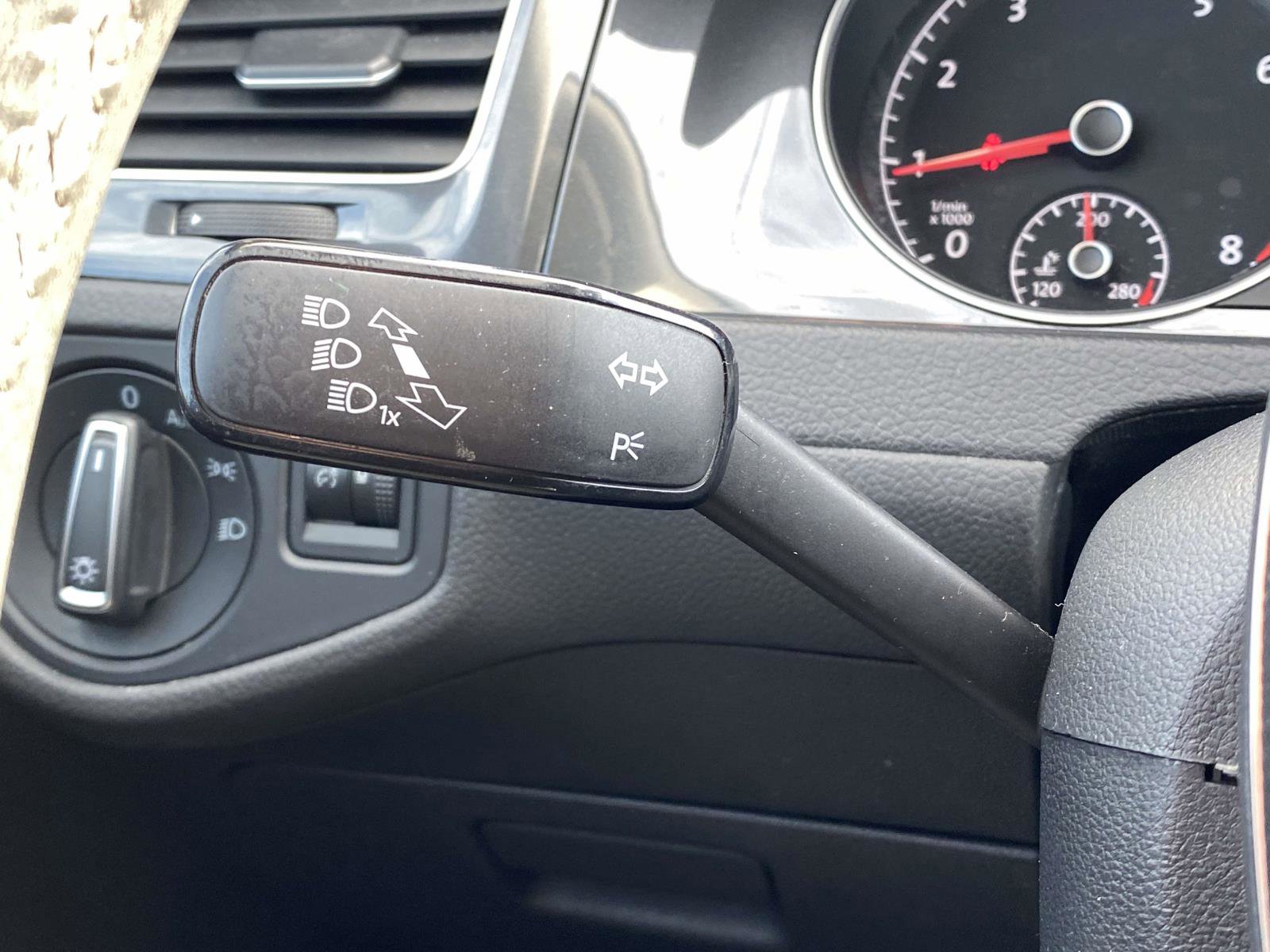 Used 2021 Volkswagen Golf 4-Door image 21