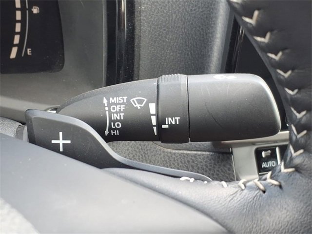 Used 2025 Toyota Camry SE image 27