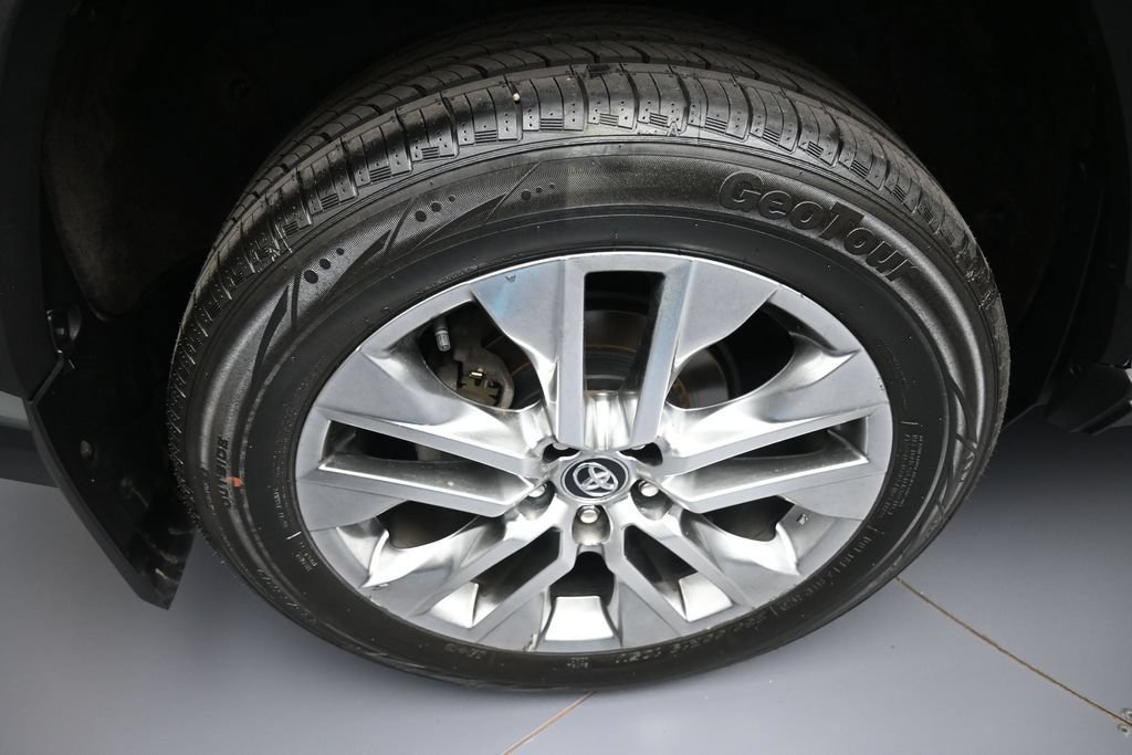 Certified 2020 Toyota RAV4 XLE Premium AWD/4WD image 12