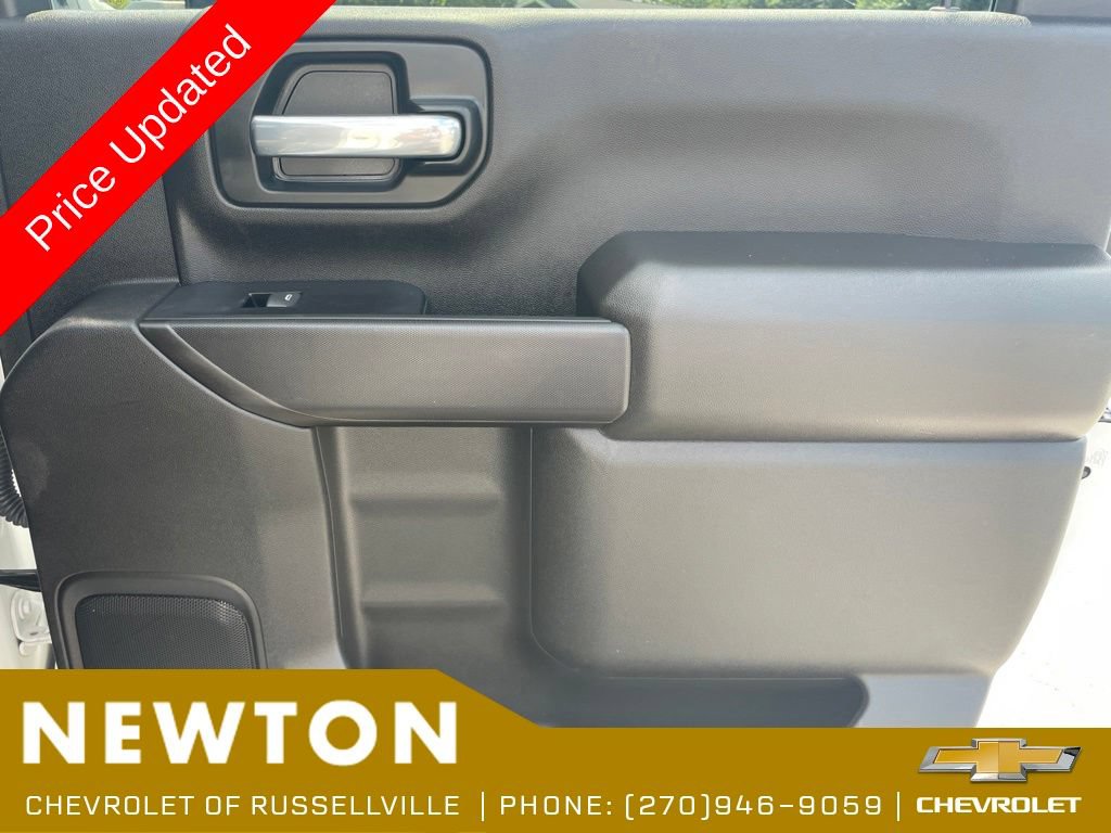 Used 2022 Chevrolet Silverado 2500 Custom w/ Custom Value Package AWD/4WD image 28