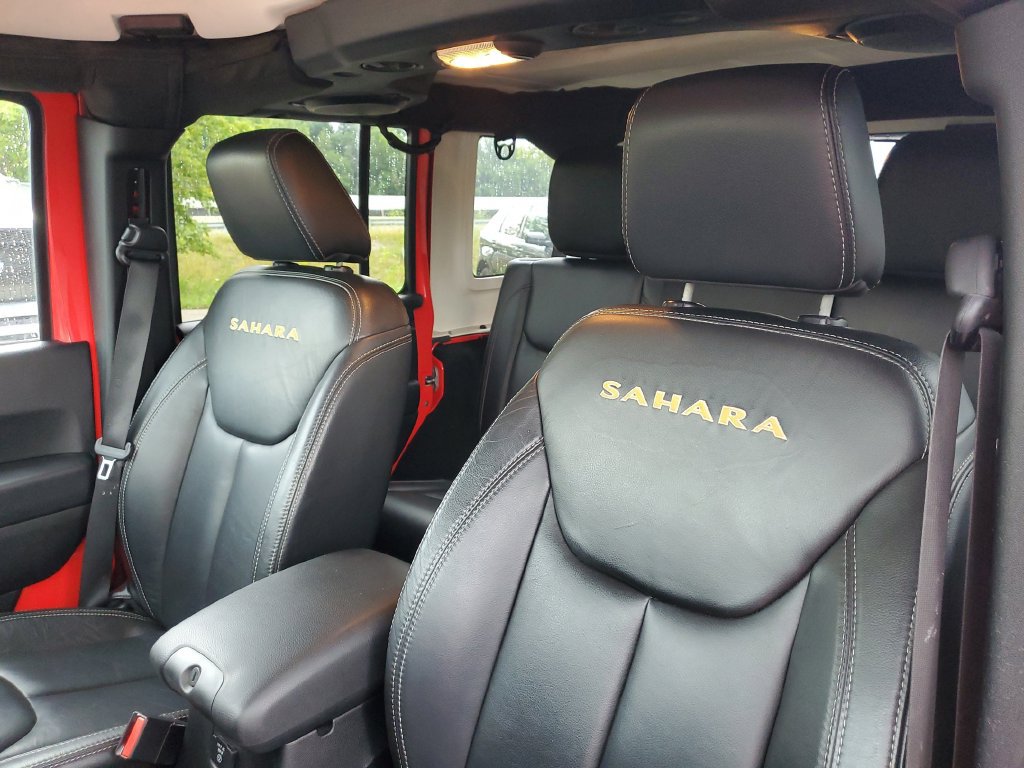 Used 2013 Jeep Wrangler Unlimited Sahara w/ Mopar Chrome Edition Group AWD/4WD image 12