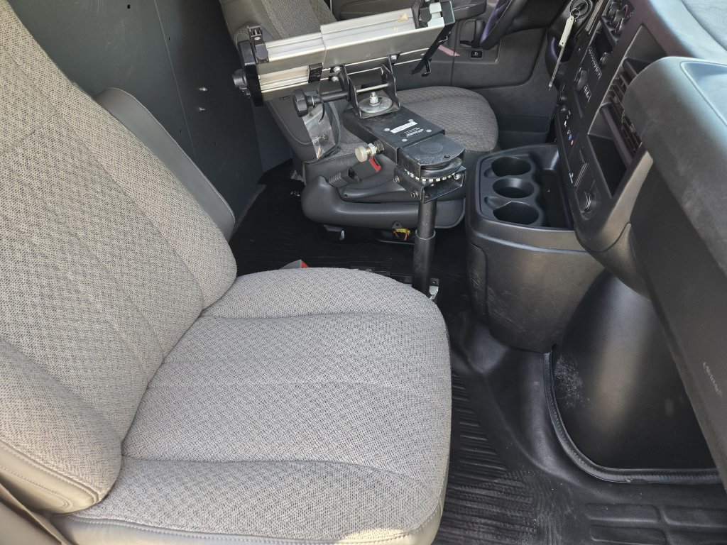 Used 2020 Chevrolet Express 2500 RWD image 13