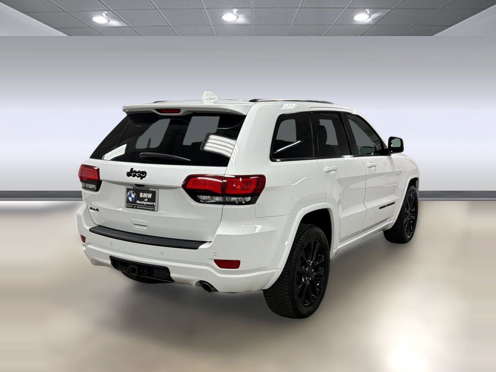 Used 2020 Jeep Grand Cherokee Altitude AWD/4WD image 9
