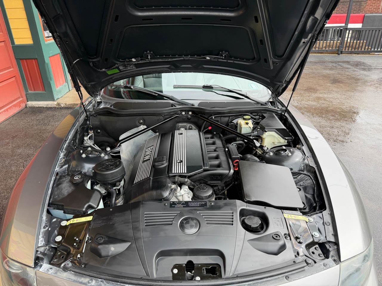 Used 2005 BMW Z4 2.5i image 28