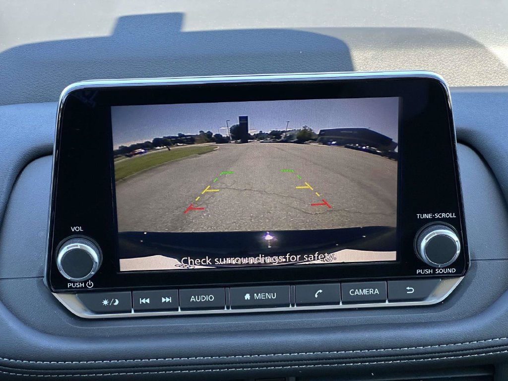 Used 2026 Nissan Rogue S FWD image 17