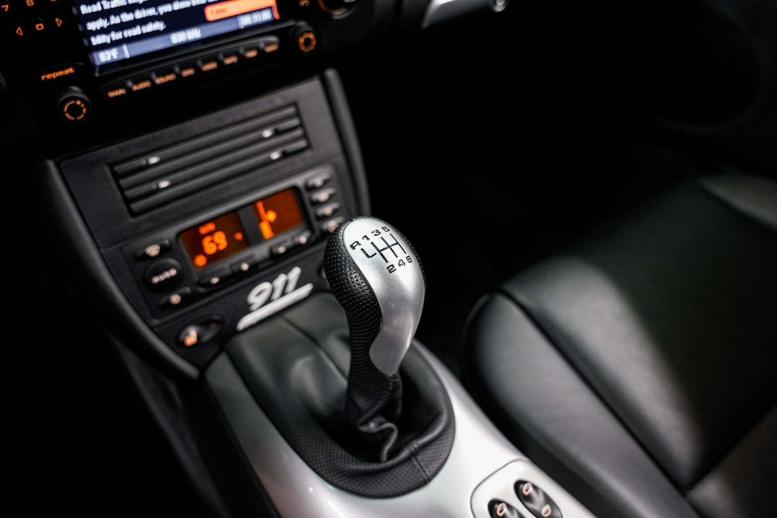 Used 2004 Porsche 911 Carrera RWD image 16