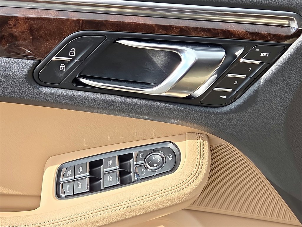 New 2026 Porsche Macan image 7