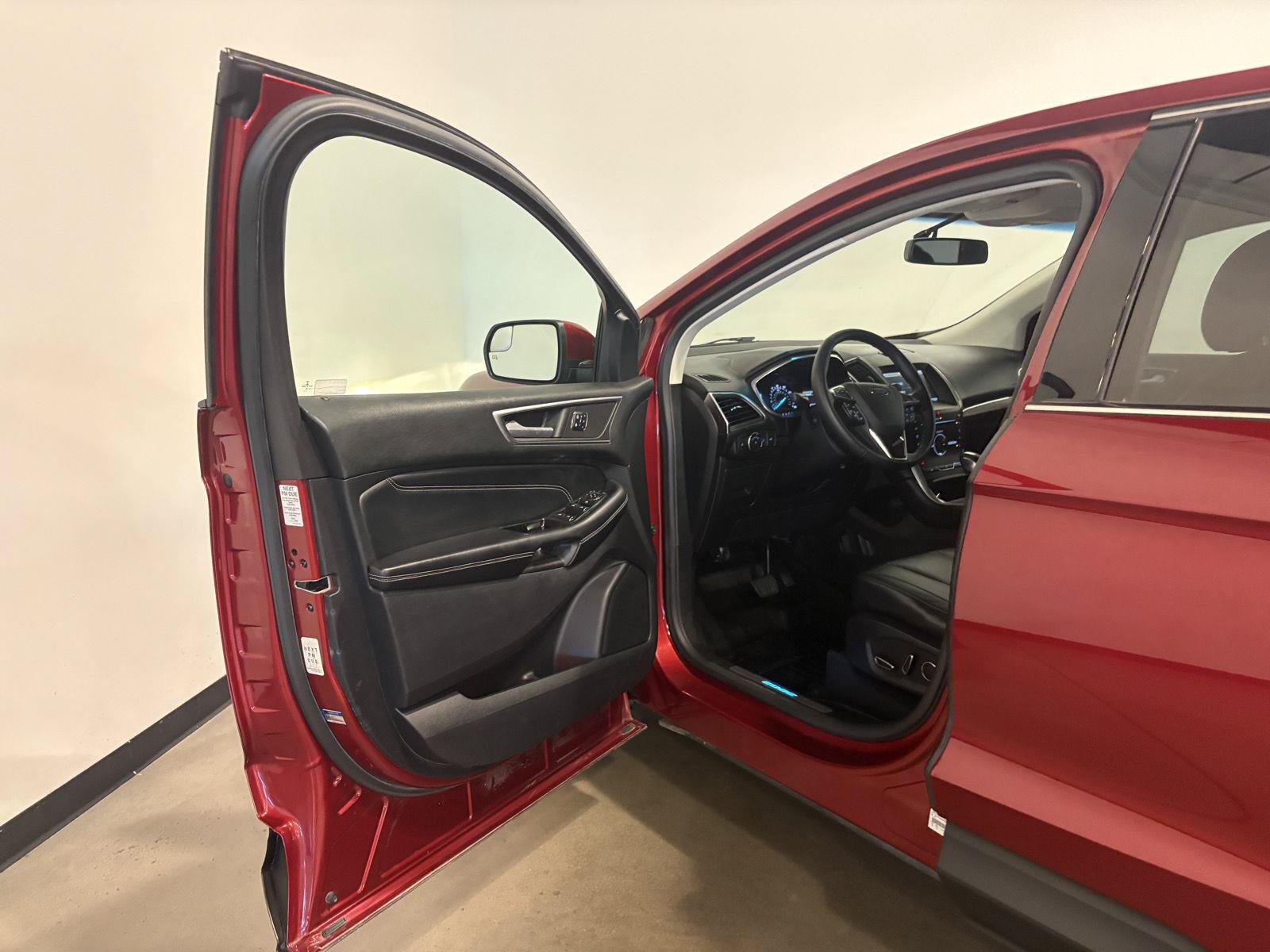 Used 2015 Ford Edge Titanium AWD/4WD image 8