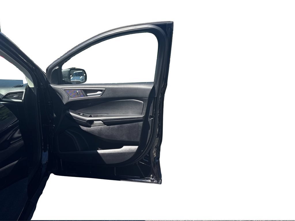 Used 2020 Ford Edge SE FWD image 19