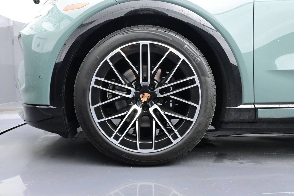 New 2026 Porsche Cayenne Electric AWD/4WD image 6