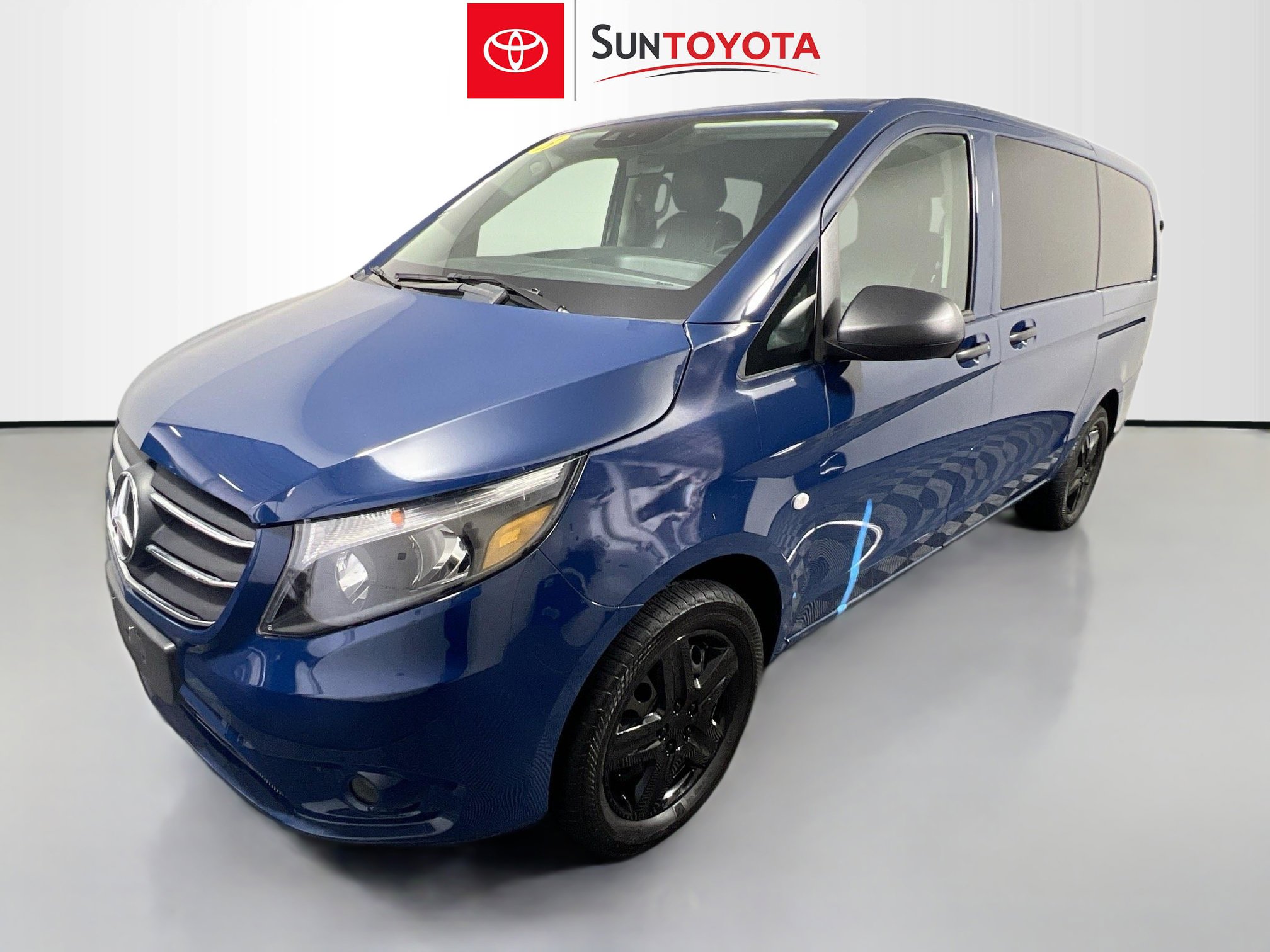 Used 2023 Mercedes-Benz Metris Passenger image 9