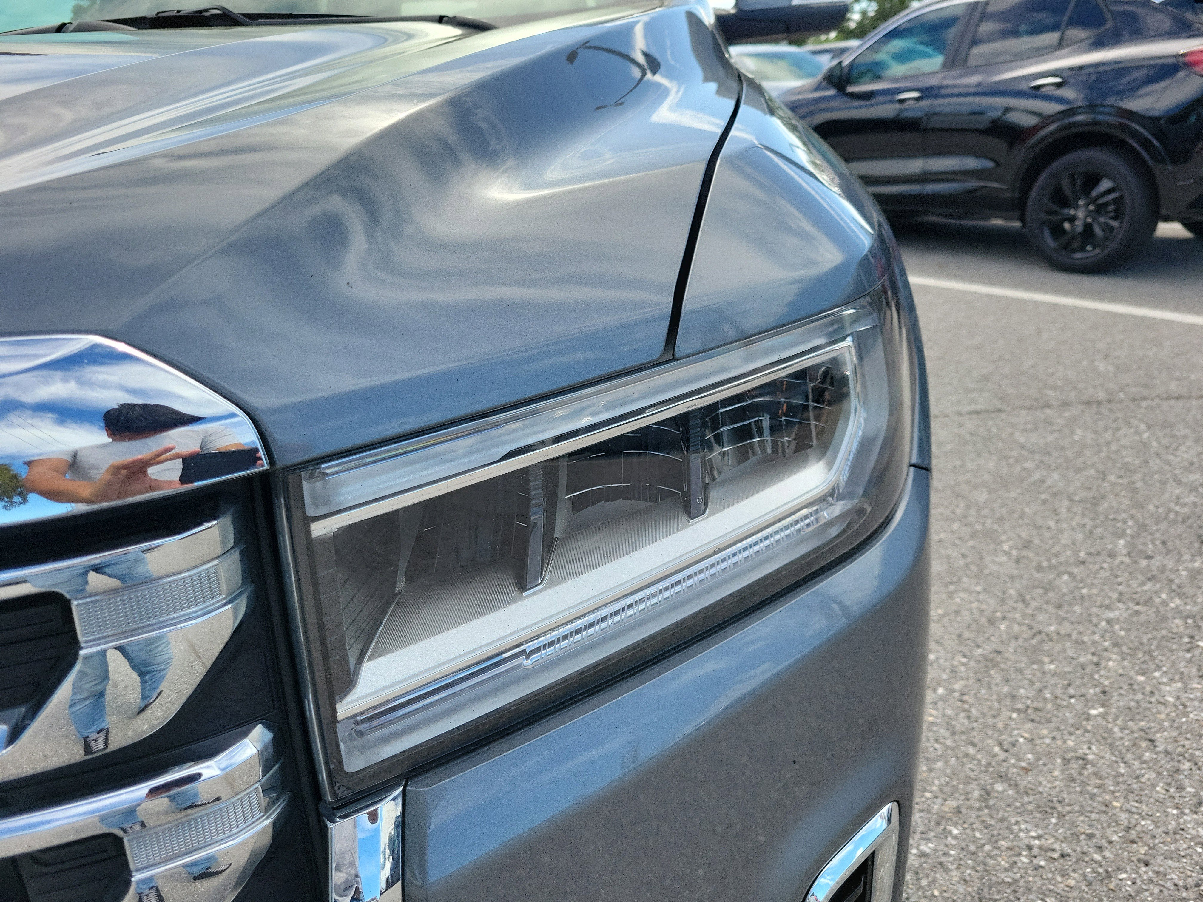 Certified 2022 GMC Acadia SLE w/ Driver Convenience Package image 9