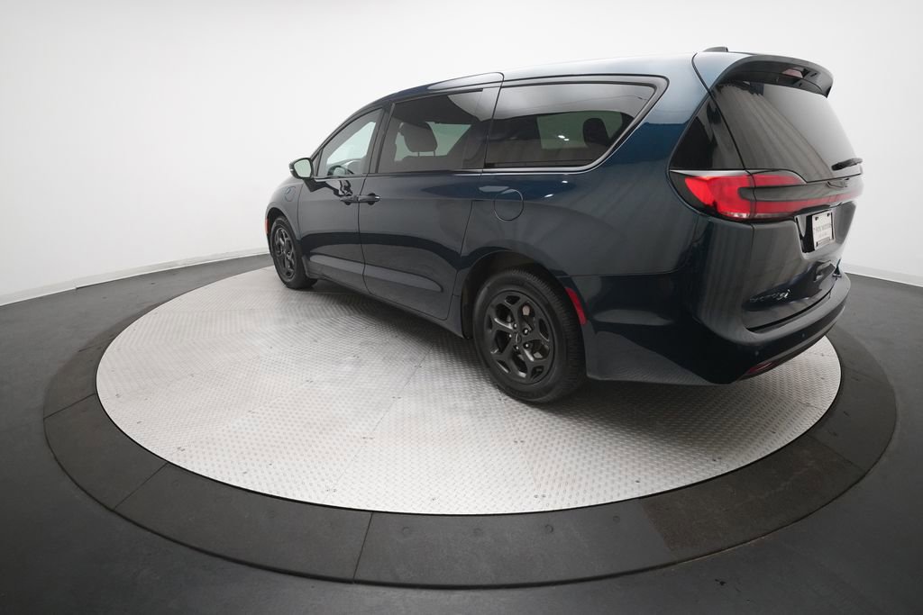 Used 2023 Chrysler Pacifica Touring-L w/ S Appearance Package image 34