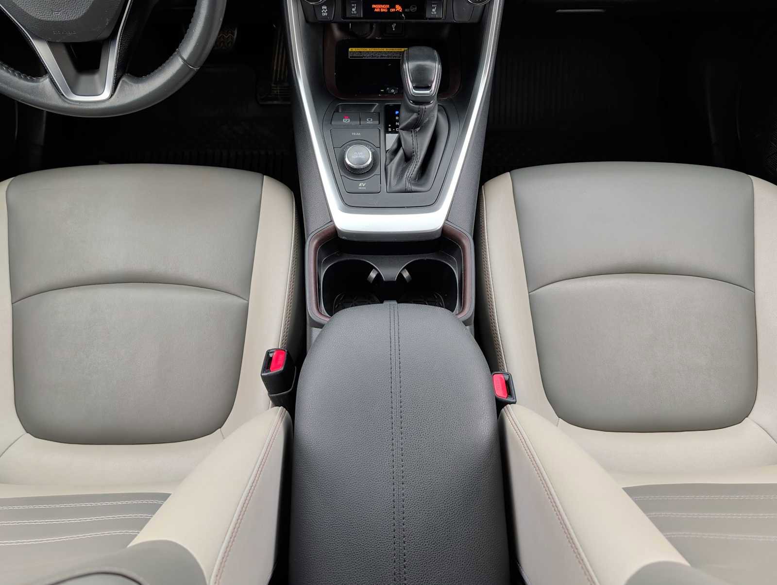 Used 2020 Toyota RAV4 Limited image 23