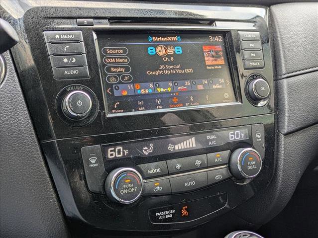 Used 2018 Nissan Rogue SV image 14